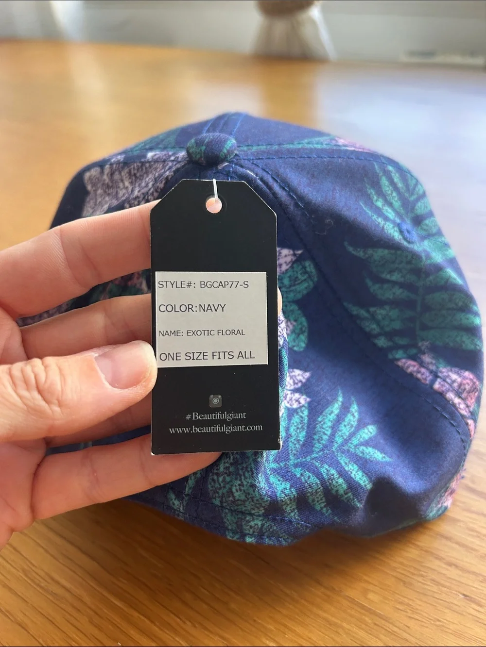 NWT Beautiful Giant Snap Back. One size. - Picture 6 of 7